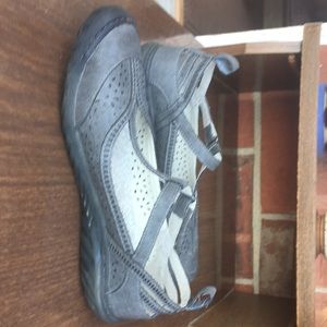 Jambu JBU memory foam size 8.5 M